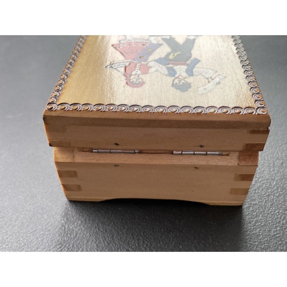 Bulgarian Wooden Handmade Trinket Box Carved Painted - Picture 4 of 9